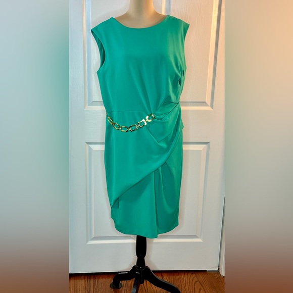 dressbarn Dresses & Skirts - dressbarn sleeveless Green Dress with Gold Chain